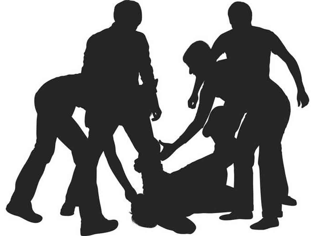 డీజే ఆపించాడని ట్రైనీ ఎస్‌ఐపై దాడి.. 10 మంది యువకులపై కేసు