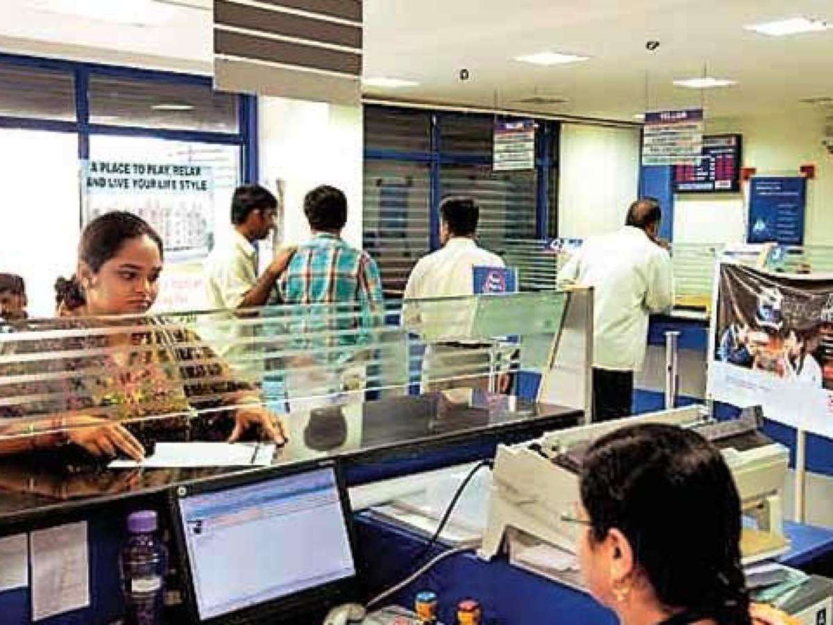 ఆ 3 బ్యాంకుల్లో పొదుపు ఖాతాల‌పైనే ఎక్కువ వ‌డ్డీ!