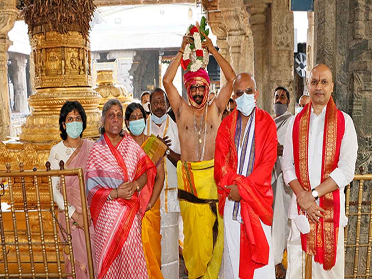 శ్రీభోగశ్రీనివాసమూర్తికి ప్రత్యేక సహస్ర కలశాభిషేకం