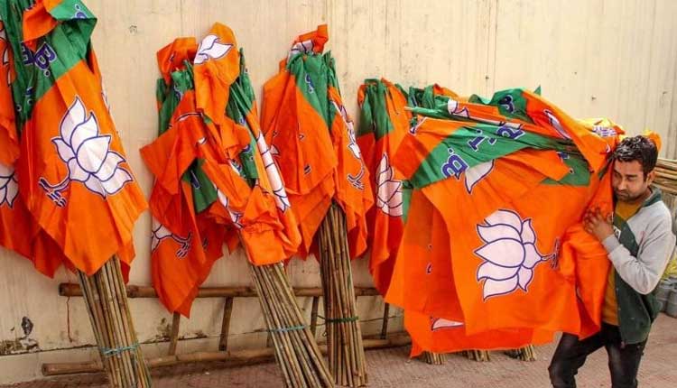 అక్క‌డ జిల్లా పంచాయ‌తీ చైర్మ‌న్‌ అభ్య‌ర్థిని మార్చిన బీజేపీ..!