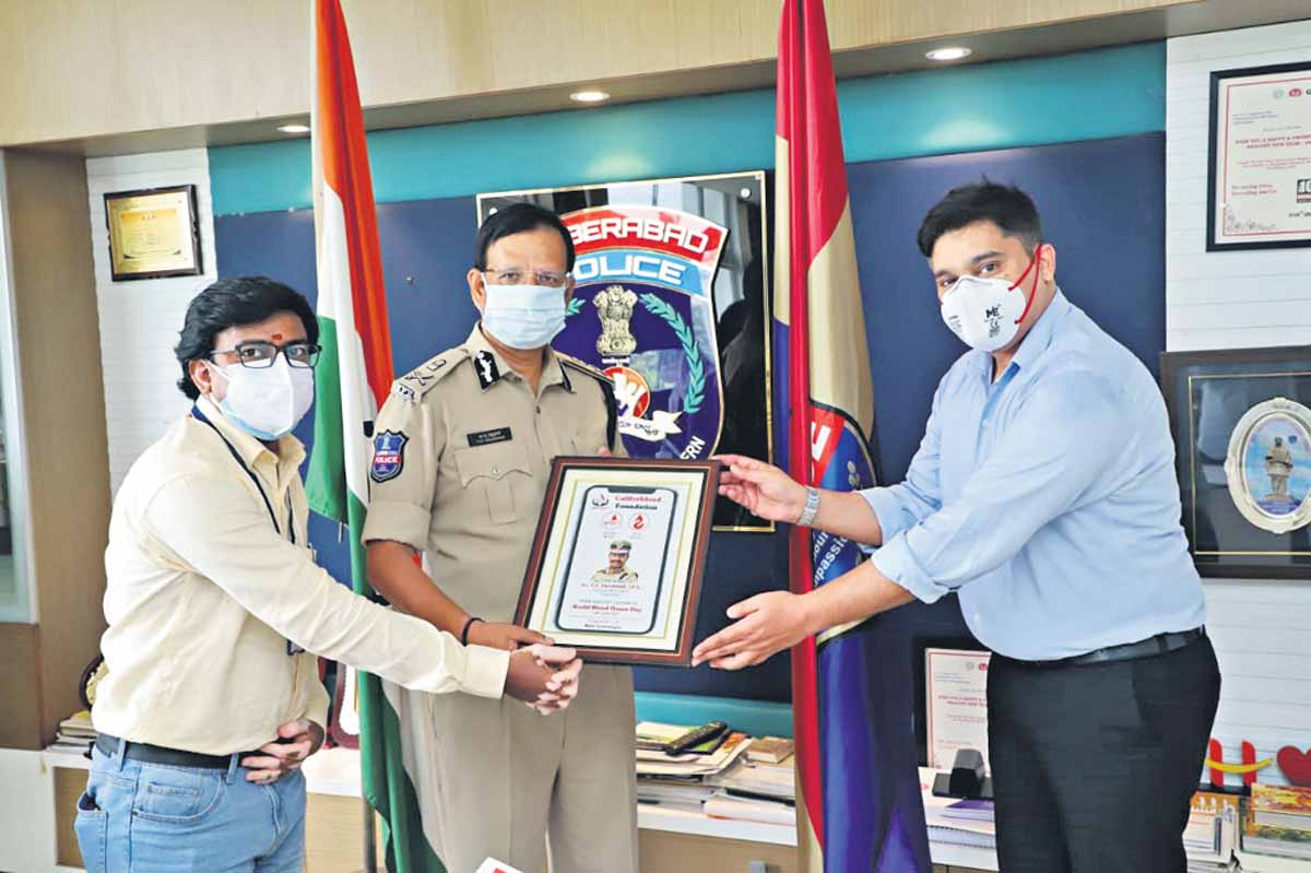 రక్త నిల్వలు పెంచేందుకు సహకరించండి