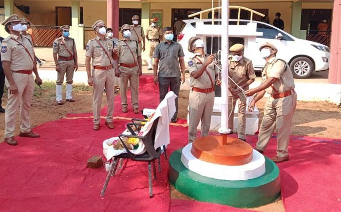 అంబరాన్నంటిన సంబురాలు