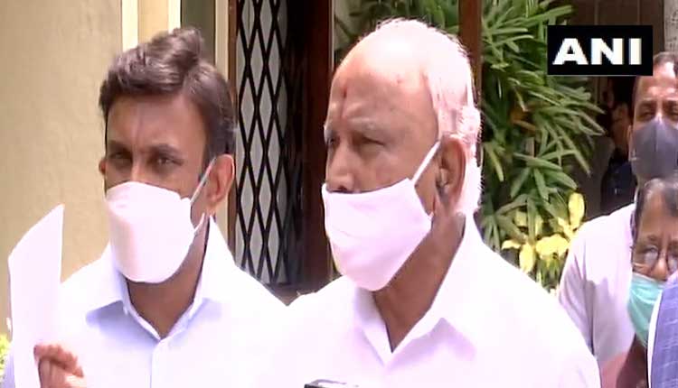 అక్క‌డ టీచ‌ర్లు, విద్యార్థుల‌కు క‌రోనా టీకాలు..!