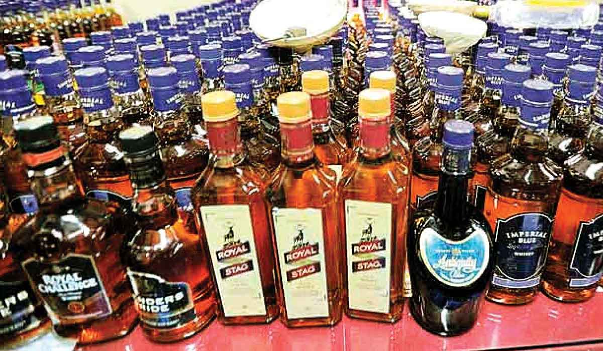 బాచుప‌ల్లి To విజ‌య‌వాడ‌.. అక్ర‌మ మ‌ద్యం ప‌ట్టుకున్న పోలీసులు