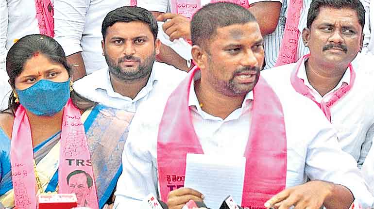 భూములు కబ్జా పెట్టొద్దంటే తప్పా?