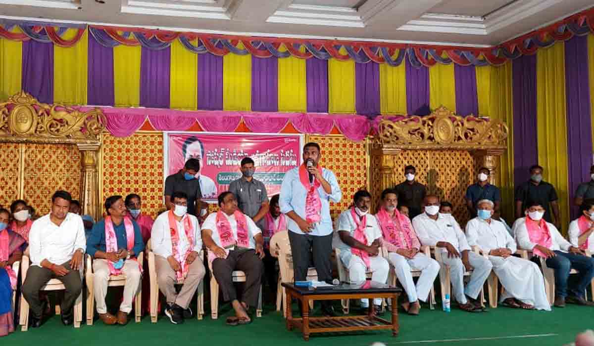 ఈట‌ల రాజేంద‌ర్‌పై ఎమ్మెల్యే బాల్క సుమ‌న్ ఫైర్