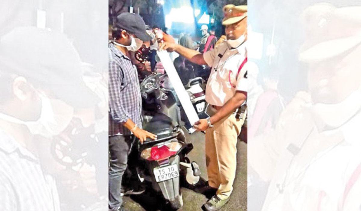 ఒక్క బైక్‌పైనే 130 పెండింగ్ చ‌లాన్లు