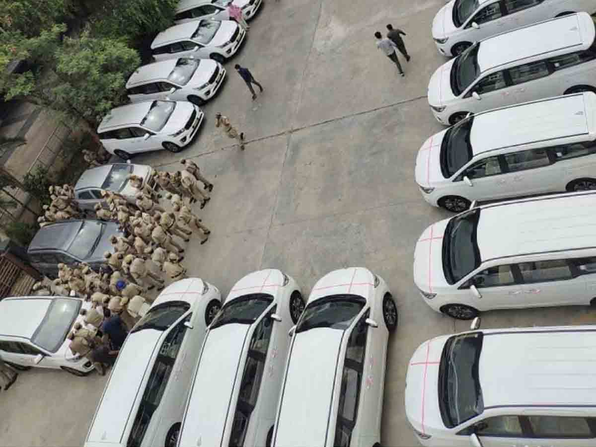 అదనపు కలెక్టర్లకు కొత్త కార్లు.. మరికాసేపట్లో అందజేయనున్న సీఎం