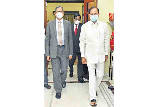 తెలంగాణ ప్రజల అభిమానానికి ఫిదా