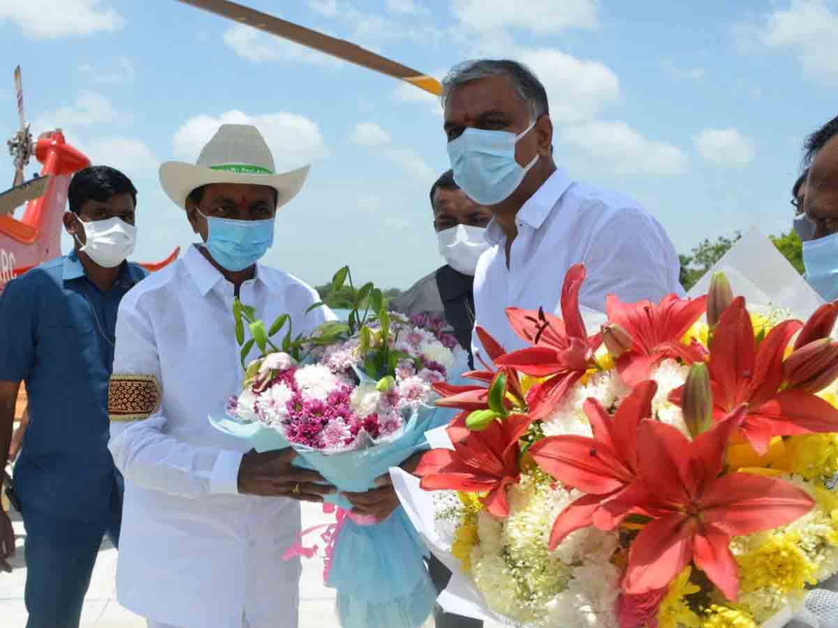 సిద్దిపేట చేరుకున్న సీఎం కేసీఆర్‌