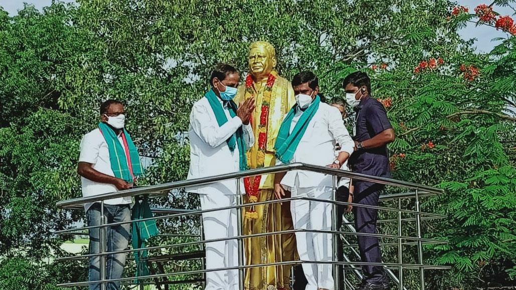 వేముల సురేందర్ రెడ్డికి నివాళుల‌ర్పించిన సీఎం కేసీఆర్