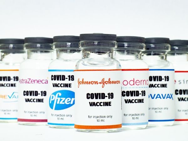 భార‌త్ లో వ్యాక్సిన్ల త‌యారీ : ఫైజ‌ర్, మోడెర్నా, జాన్స‌న్ ల‌తో సంప్ర‌దింపులు