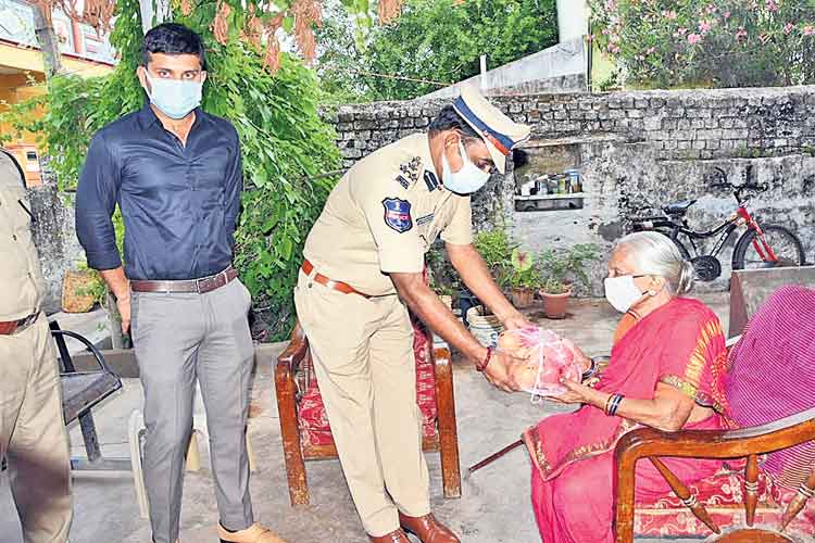 లొంగిపోతే సహకరిస్తాం