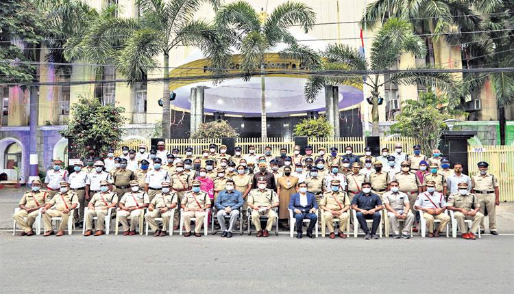 ‘ఉత్తమ సేవ’కులకు అభినందనలు