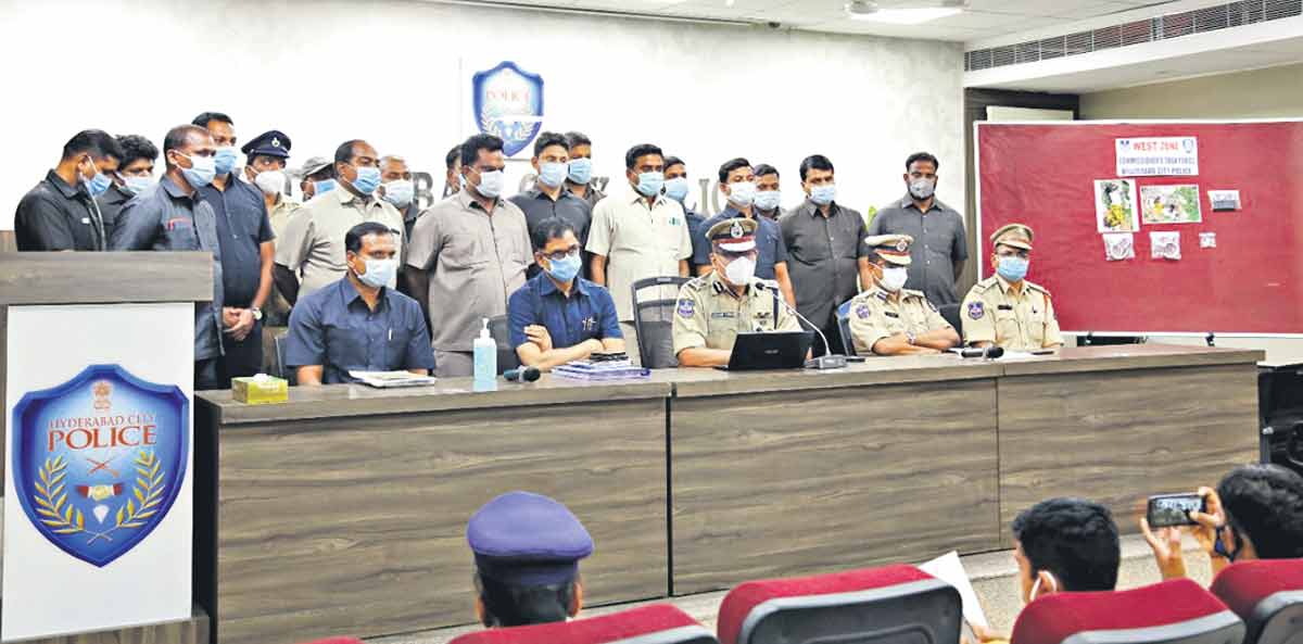 నగల కోసమే హత్య