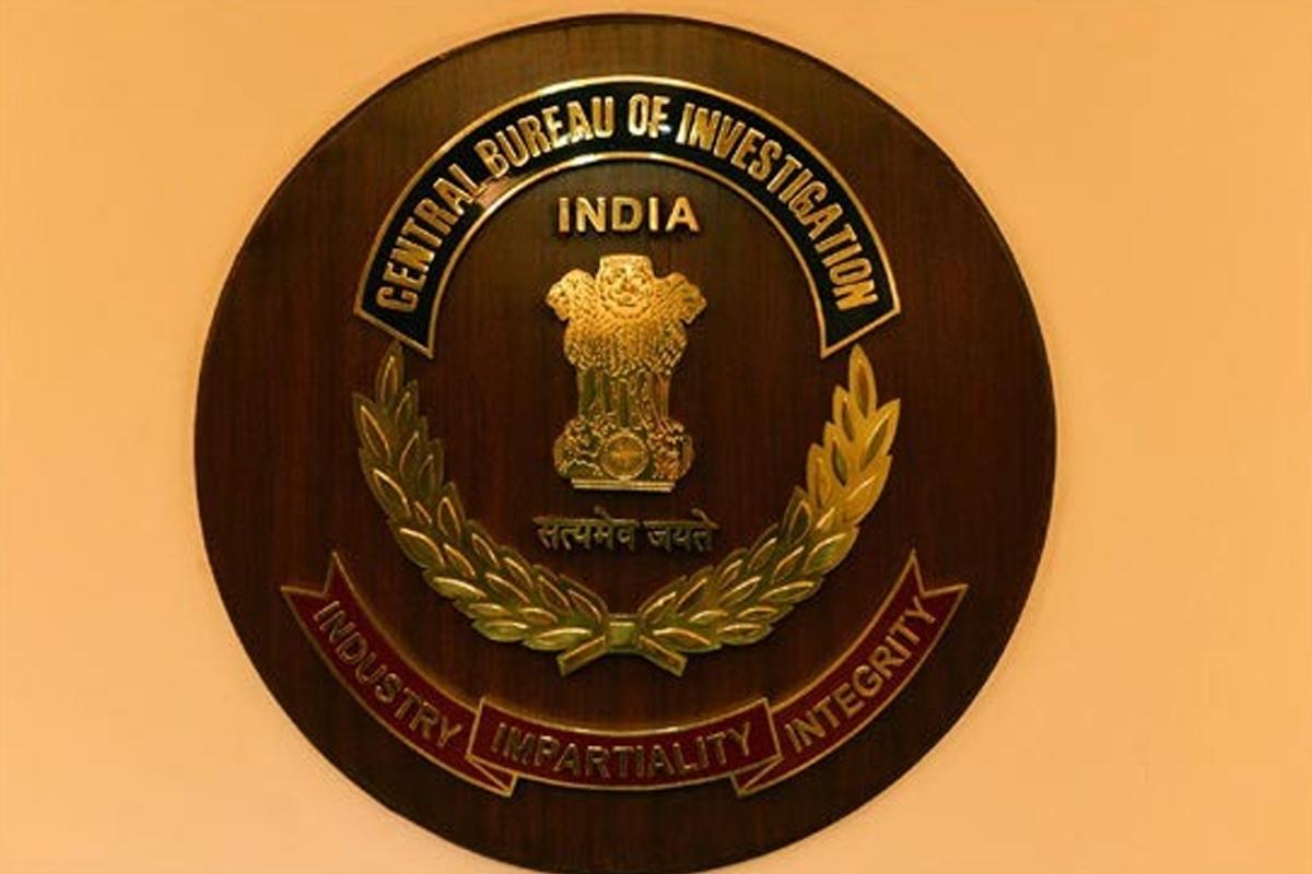 మాజీ మంత్రి వైఎస్‌ వివేకా హత్య కేసులో కొనసాగుతున్న సీబీఐ విచారణ