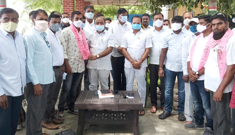 టీఆర్ఎస్‌తోనే క‌మలాపూర్ మైనార్టీలు: ఎమ్మెల్యే చల్లా