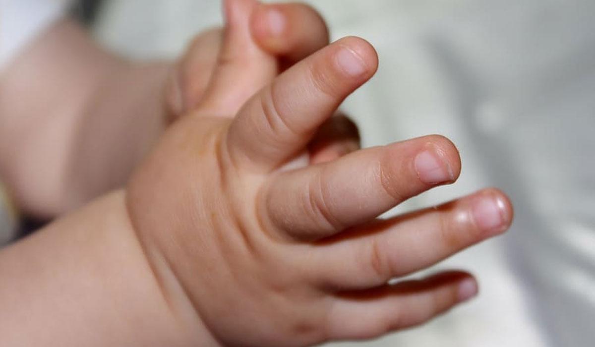 రూ. 3 వేల‌కు ఏడు రోజుల ఆడ శిశువు విక్ర‌యం