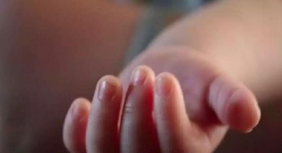 పేట్ బ‌షీరాబాద్‌లో ప‌సికందు మొండెం ల‌భ్యం