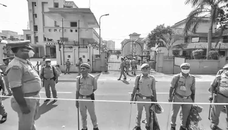 ఉత్త‌రాఖండ్‌లో 2,300 మంది పోలీసుల‌కు క‌రోనా..!