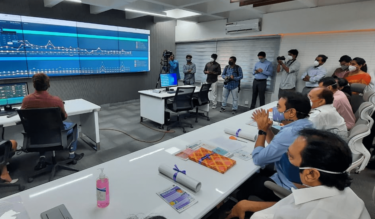 కొవిడ్ క‌మాండ్ సెంట‌ర్‌ను ప్రారంభించిన మంత్రి కేటీఆర్