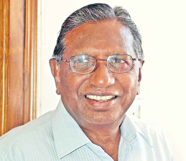 ఆచార్యుడి అడుగుజాడల్లో..