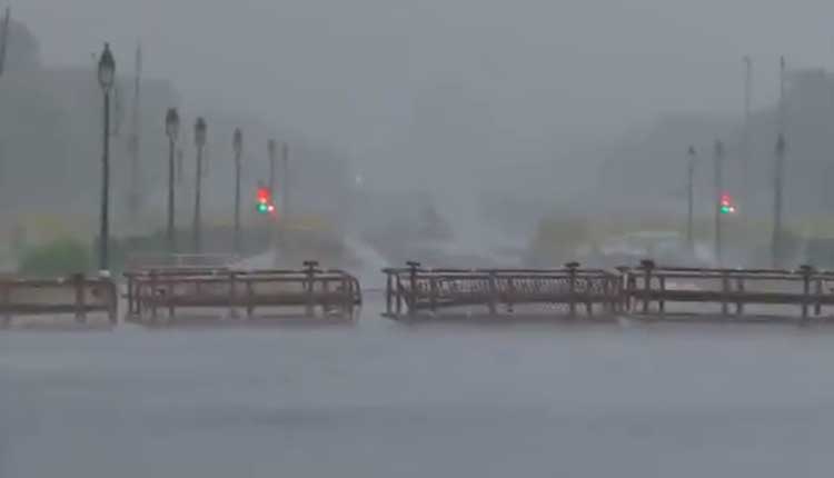 ఢిల్లీలో భారీ వ‌ర్షం..వీడియో