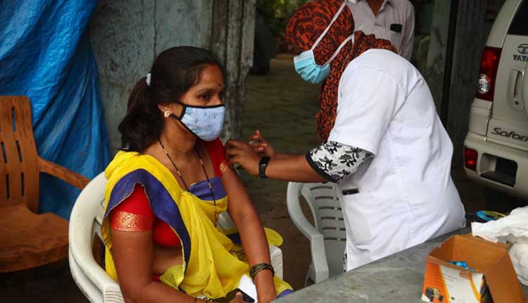 క‌రోనా నుంచి రిక‌వ‌రీ.. వ్యాక్సినేష‌న్‌ కంప్లీట్‌.. అయినా మ‌ళ్లీ పాజిటివ్‌..!