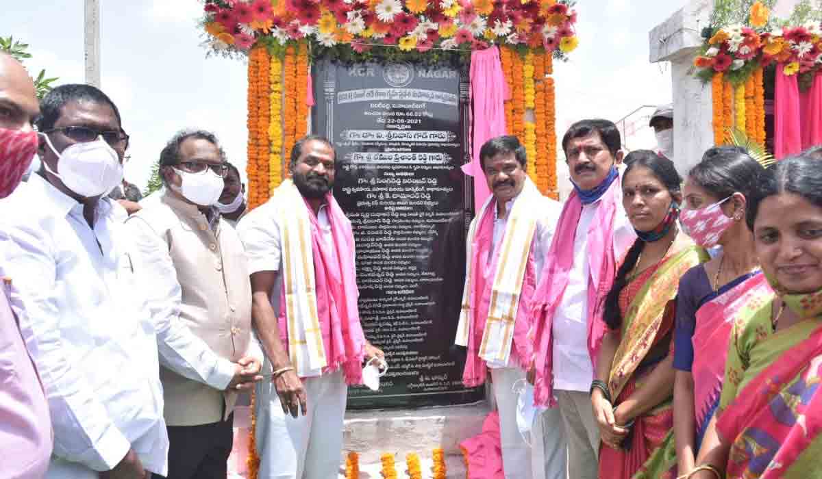 దివిటిప‌ల్లిలో డ‌బుల్ బెడ్రూం ఇండ్లు ప్రారంభం