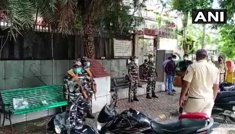 మాజీ హోంమంత్రి నివాసంపై ఈడీ దాడులు..!