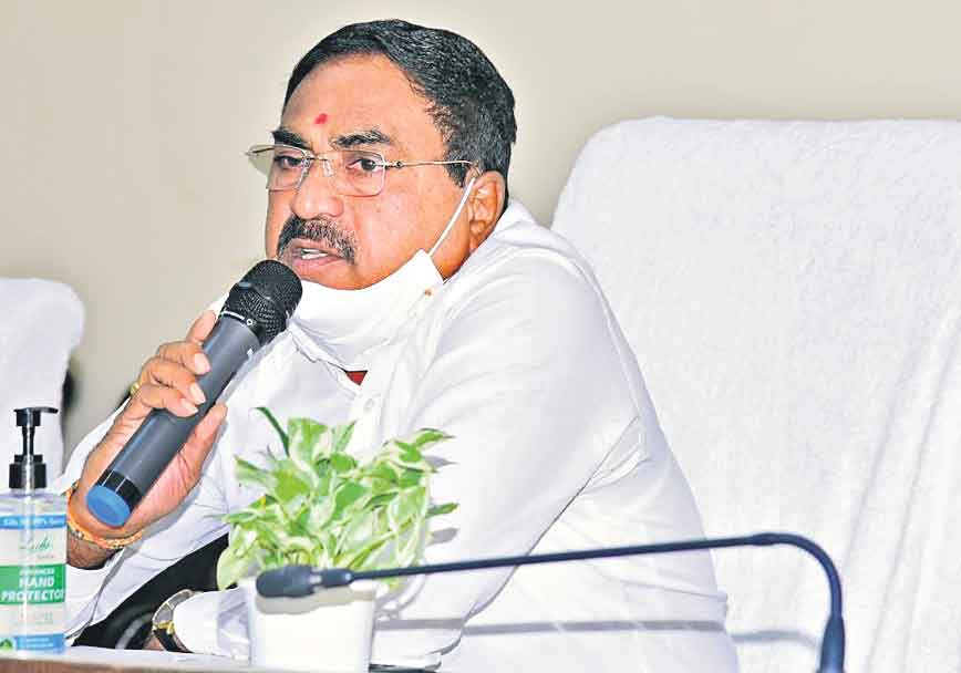 అధికారులు పల్ల్లె నిద్రచేయాలి: ఎర్రబెల్లి