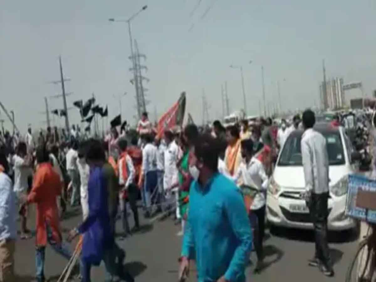 రైతులు, బీజేపీ కార్య‌క‌ర్త‌ల మ‌ధ్య ఘ‌ర్ష‌ణ‌