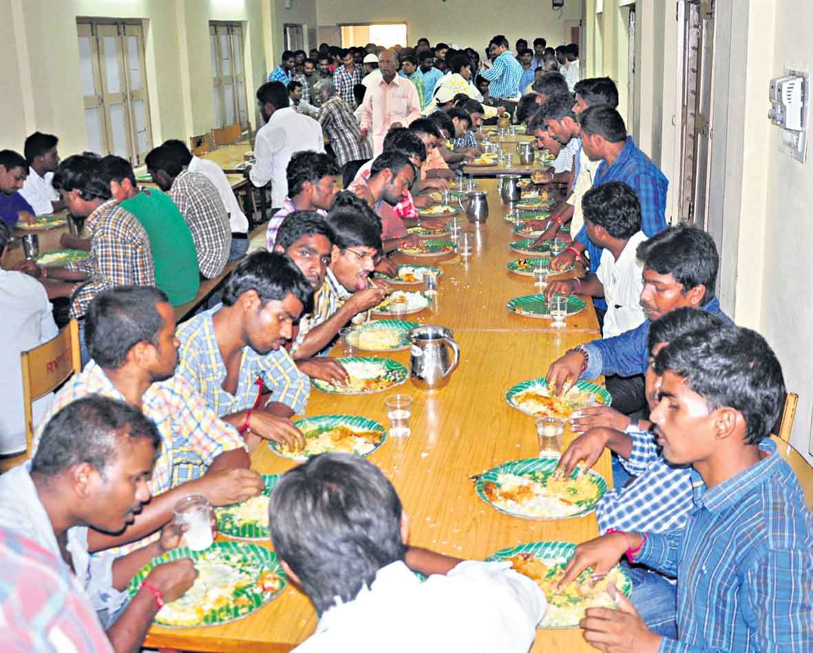 Hostel | హాస్టల్‌ స్టూడెంట్స్‌కు గుడ్‌ న్యూస్‌.. 30 శాతానికి పైగా మెస్‌చార్జీలు పెంచాలని నిర్ణయం