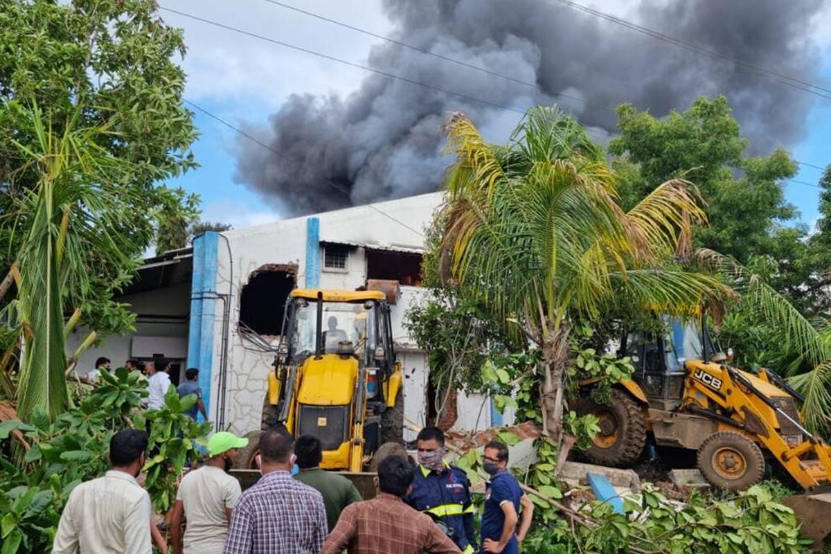 రసాయన పరిశ్రమలో ఘోర అగ్నిప్రమాదం.. 17 మంది సజీవ దహనం