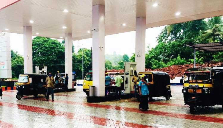 అక్కడ ఆటోవాలాల‌కు ఫ్రీగా పెట్రోల్.. డీజిల్‌ !