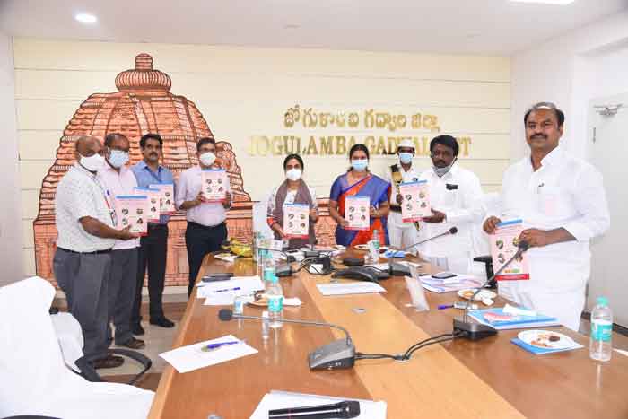 రుణాలు సకాలంలో పూర్తి చేయాలి