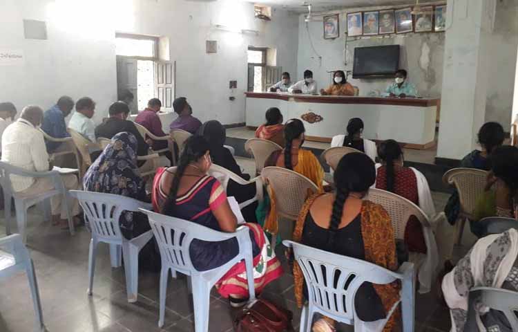 మొక్కలు నాటేందుకు సిద్ధంగా ఉండాలి