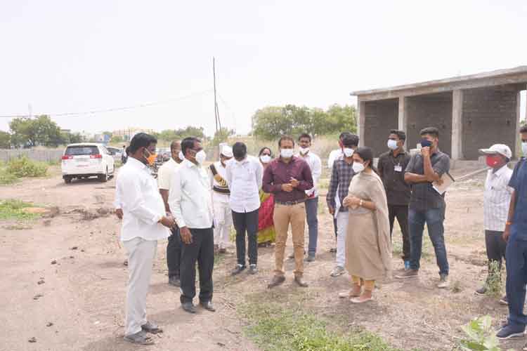 వంద శాతం పనులు పూర్తి చేయాలి