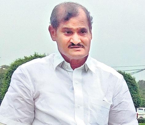 అంధులను అవమానించిన అహంభావి