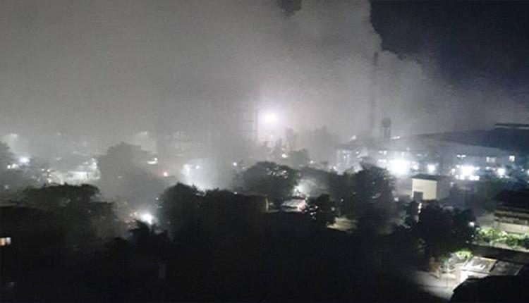 ఫ్యాక్టరీ నుంచి గ్యాస్‌ లీక్‌.. భయాందోళనకు గురైన స్థానికులు