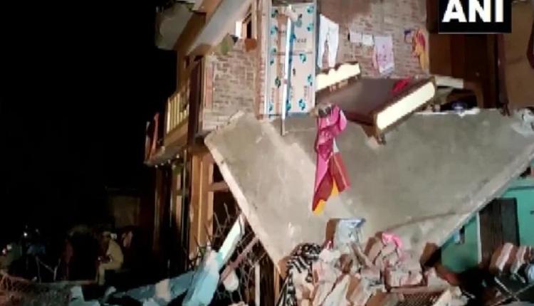 సిలిండర్‌ పేలి ఏడుగురు మృతి.. రెండు ఇండ్లు ధ్వంసం