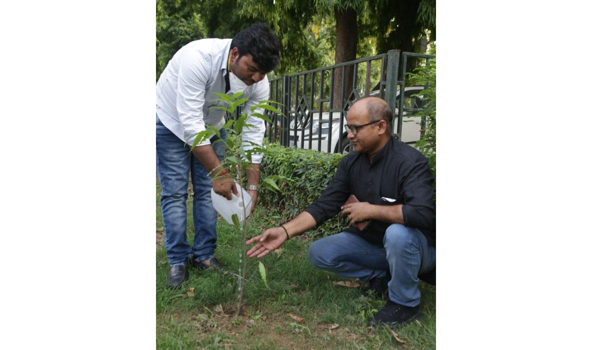 గ్రీన్ ఇండియా ఛాలెంజ్.. మొక్కలు నాటిన ప్రవీణ్ నిషాద్