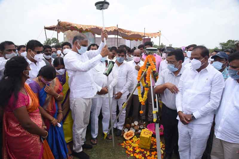 ఎక్కిరించినోళ్ల ముందే ఎదిగినం