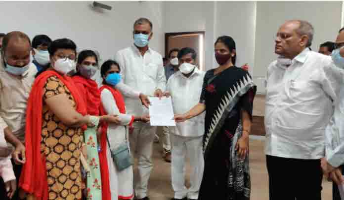 కాంట్రాక్ట్ లెక్చ‌ర‌ర్ల‌కు బేసిక్ పే అమ‌లు : మంత్రి హ‌రీష్ రావు