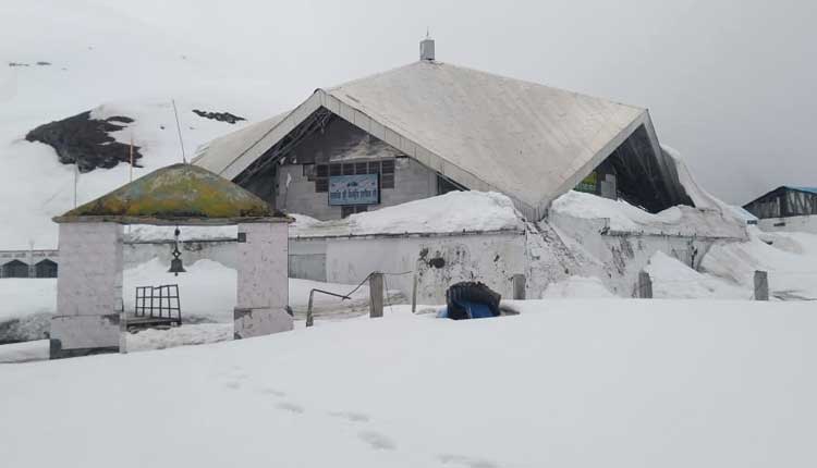 హేమ‌కుంద్ సాహిబ్‌పై మంచు దుప్ప‌టి..!