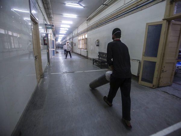 బీజేపీ పాలిత రాష్ట్రాల్లో ఆక్సిజ‌న్ తో పాటు మాన‌వ‌త్వం కొర‌వ‌డింది : రాహుల్