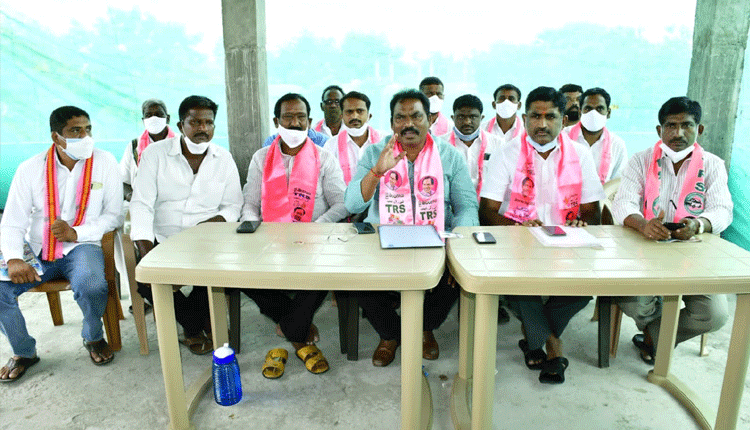 హుజూరాబాద్‌లో ఎగిరేది గులాబీ జెండే