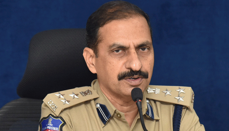 లాక్‌డౌన్‌ ఉల్లంఘనకు పాల్పడితే చర్యలు