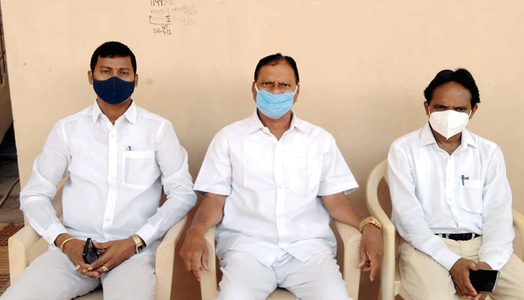 ఈటలను వెంటనే అరెస్టు చేయాలి