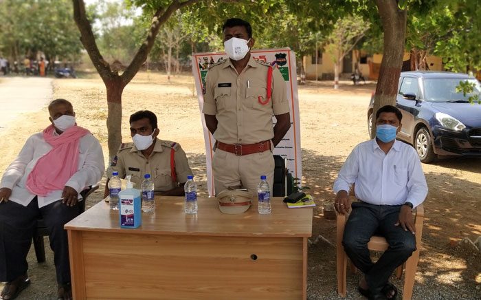 విత్తనాలు, ఎరువుల విక్రయంలో మోసం చేస్తే పీడీ యాక్టే : సీఐ